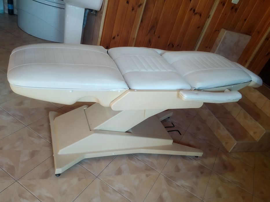 Кушетка косметологічна та масажна