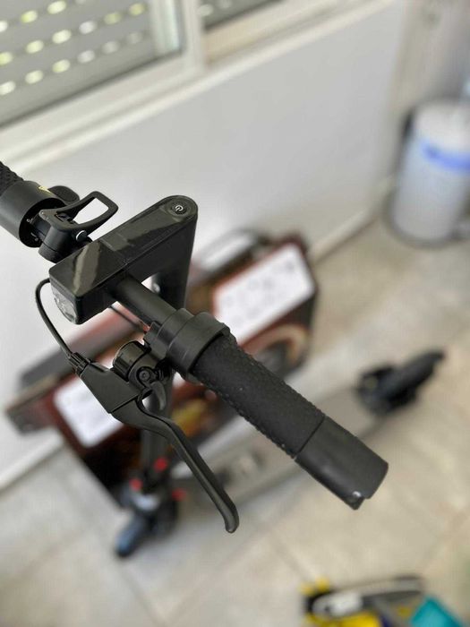 **Aproveite** Trotinete elétrica com 35km de autonomia