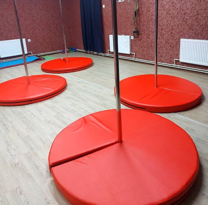 Мат спортивний для пилона.Pole Dance.140см*140см*10см..