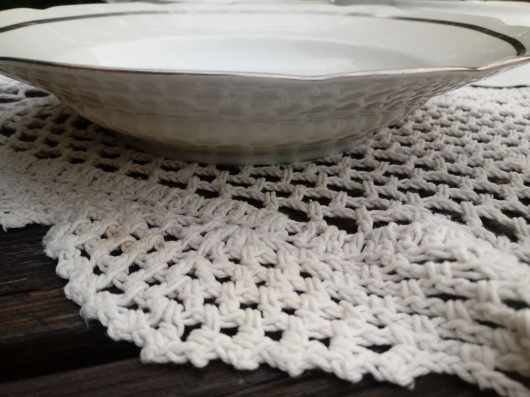 Talerze głębokie porcelana biel jak nowe 7szt,sielski wzór Ćmielów PRL