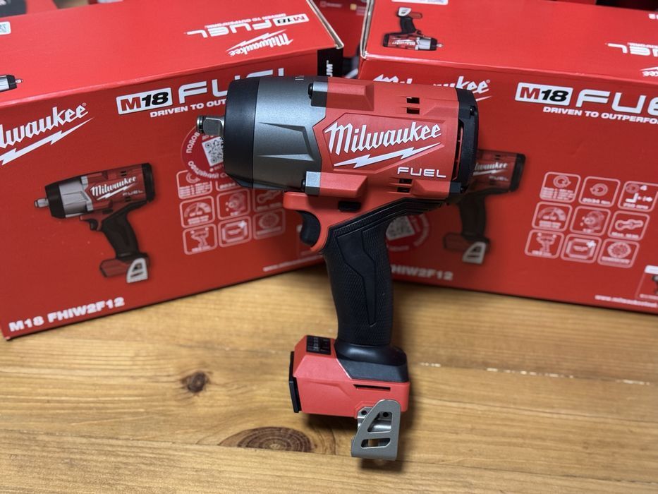 Гайковерт 1/2 Milwaukee M18 FHIW2F12, 2034Нм, (2967-20)