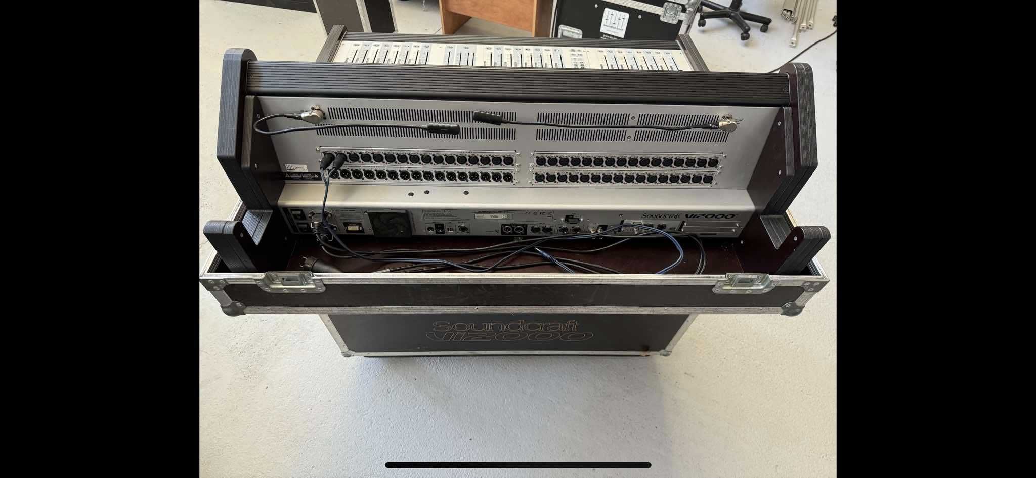 Mikser cyfrowy Soundcraft Vi2000 + Compact stagebox + flipcase