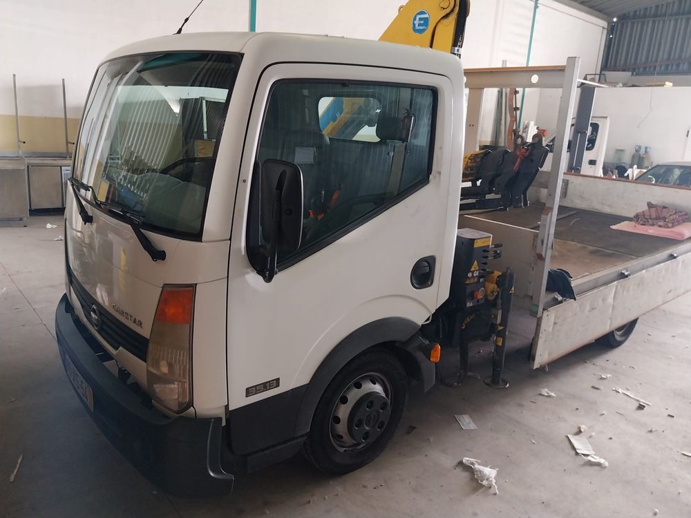 Boa Oportunidade! Nissan Cabstar 35.11 2010 Com Grua