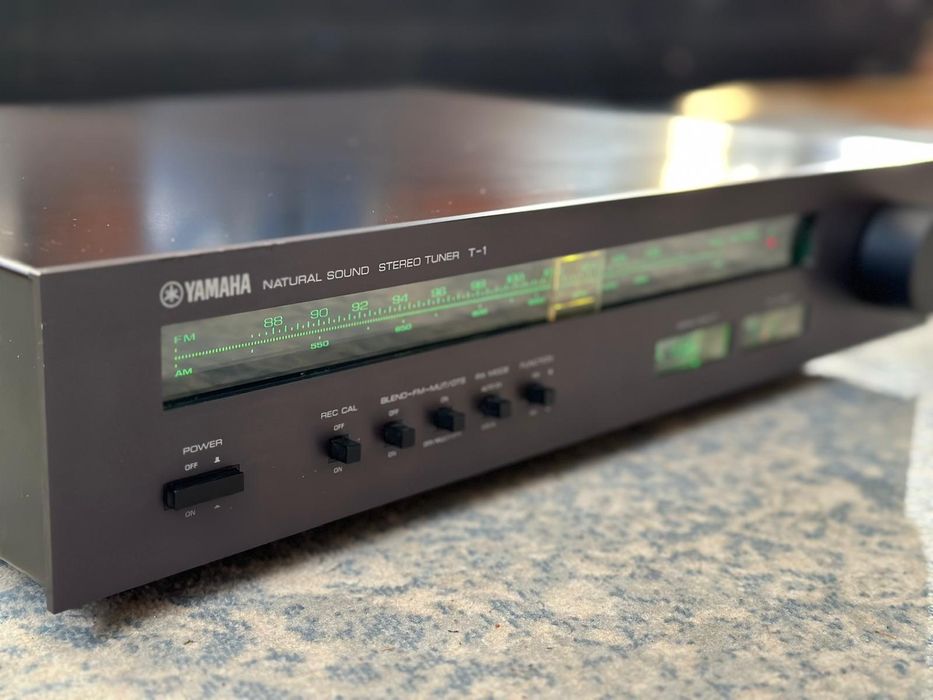 Tuner radiowy YAMAHA T1