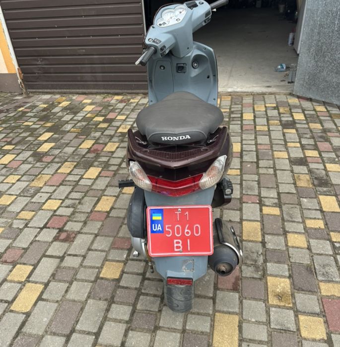 Скутер Honda Dylan