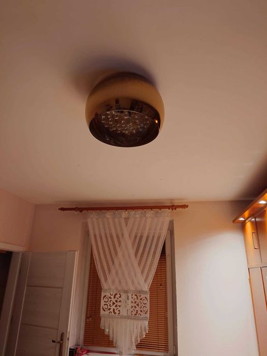 Ekskluzywna lampa sufitowa do salonu