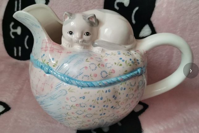 Dzbanek czajnik porcelanowy z kotem
