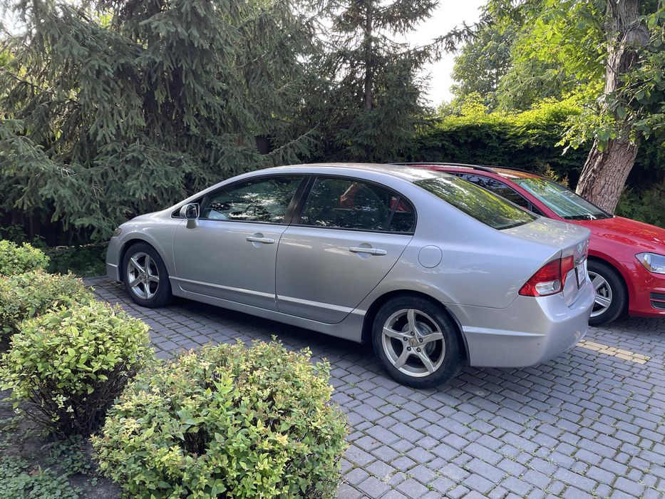 1,8 Хонда Civic 4D LX   америка. Власник 10 років сервіс чеки є.