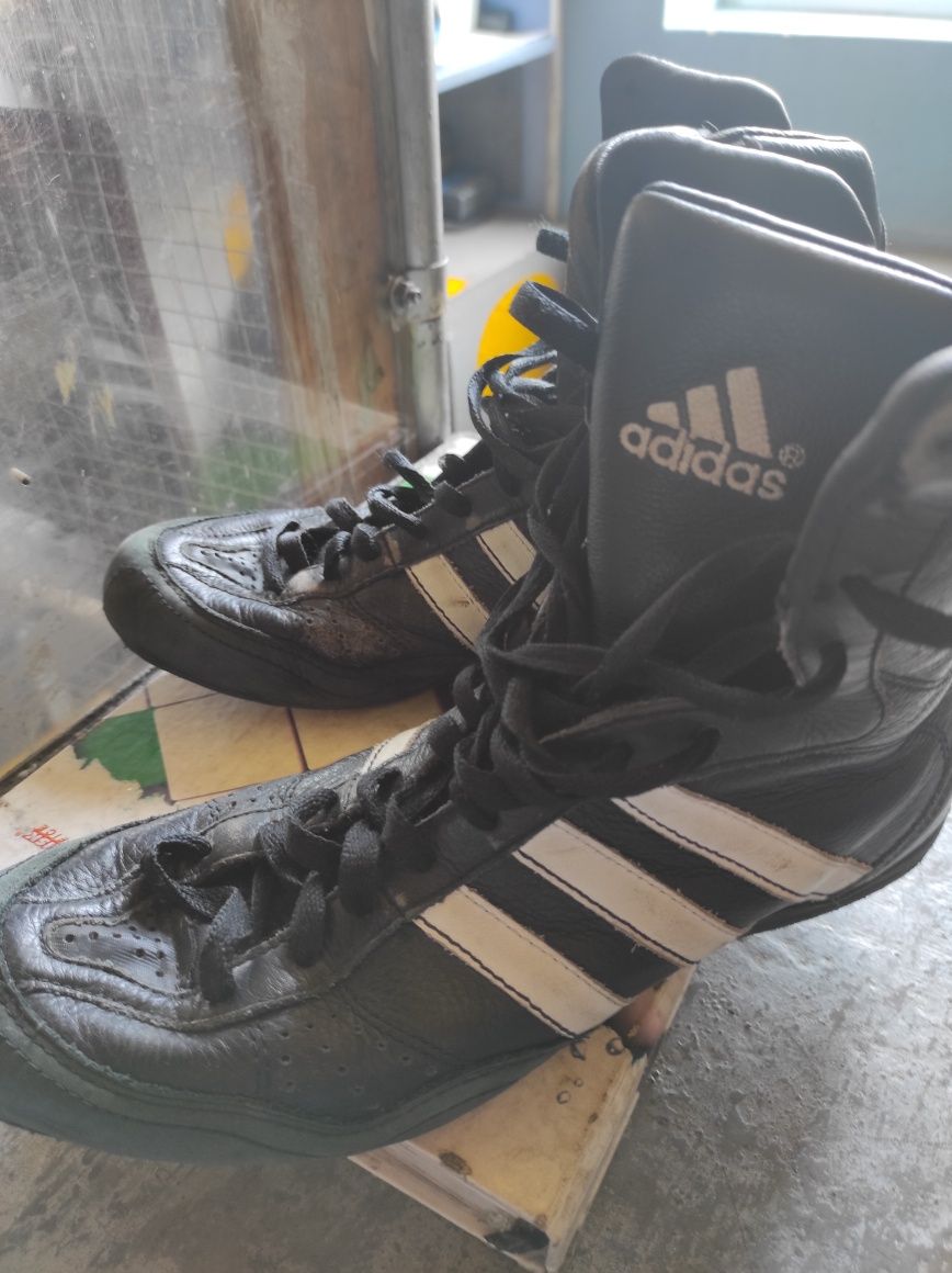 Продам борцовки adidas