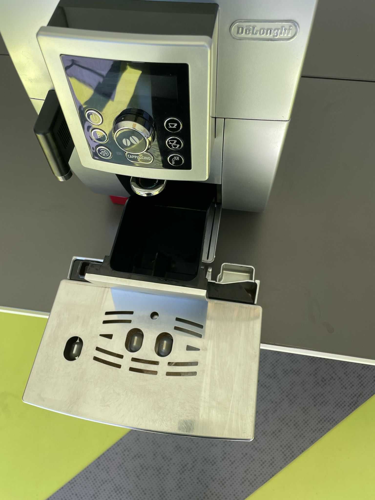 Ekspres do kawy DELONGHI - 100% sprawny! super niezawodny.