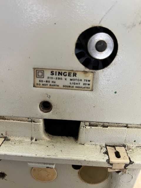 Vendo Máquina Costura SINGER