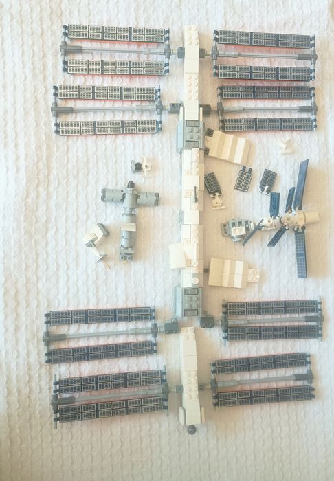 LEGO 21321 stacja kosmiczna zestaw niekompletny