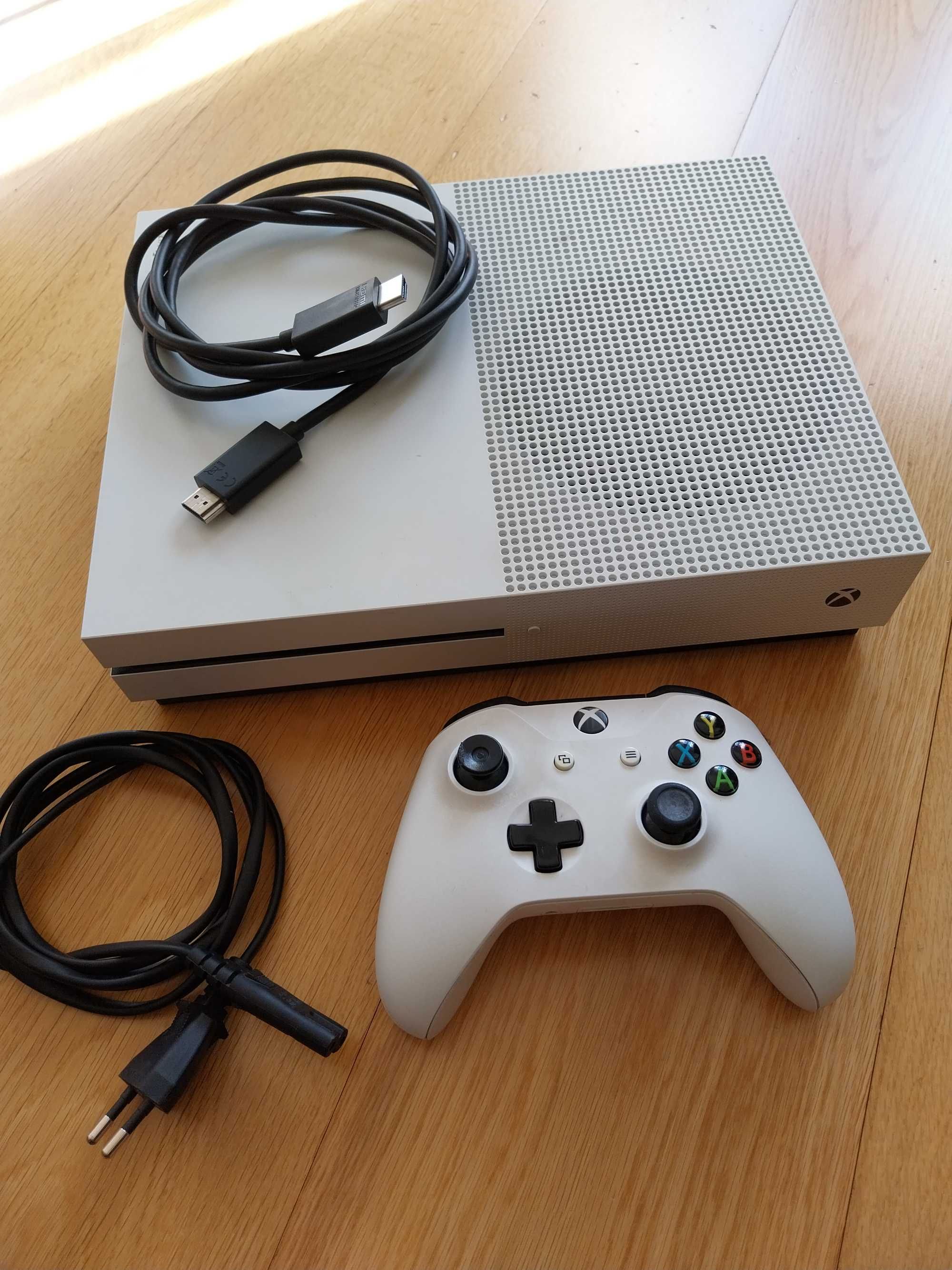 Vendo Xbox One branca