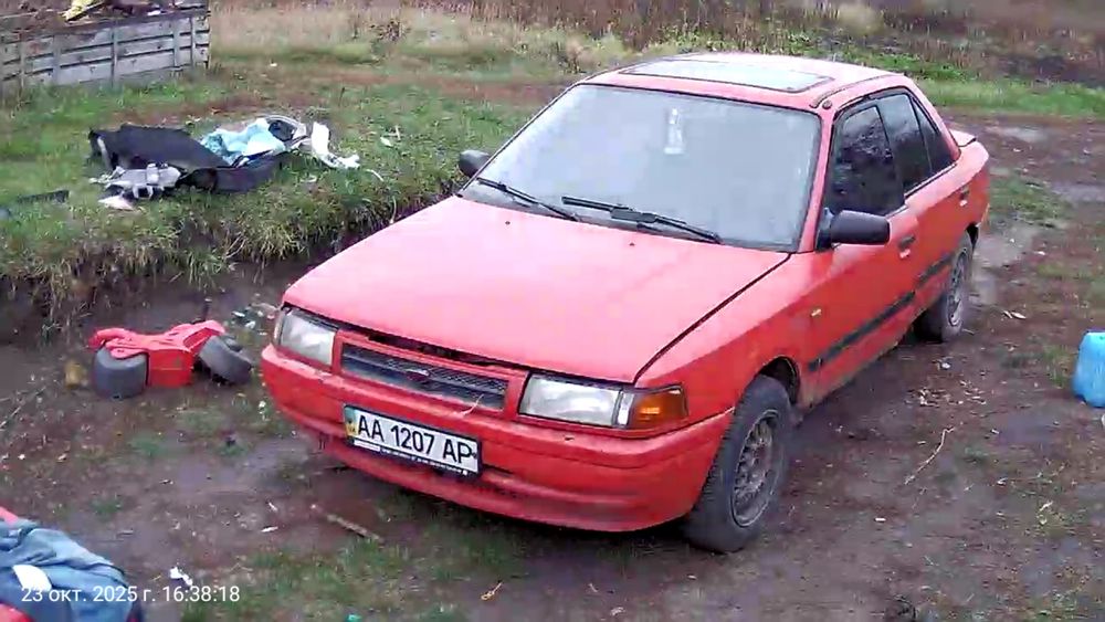 Мазда 323 продам в робочому стані