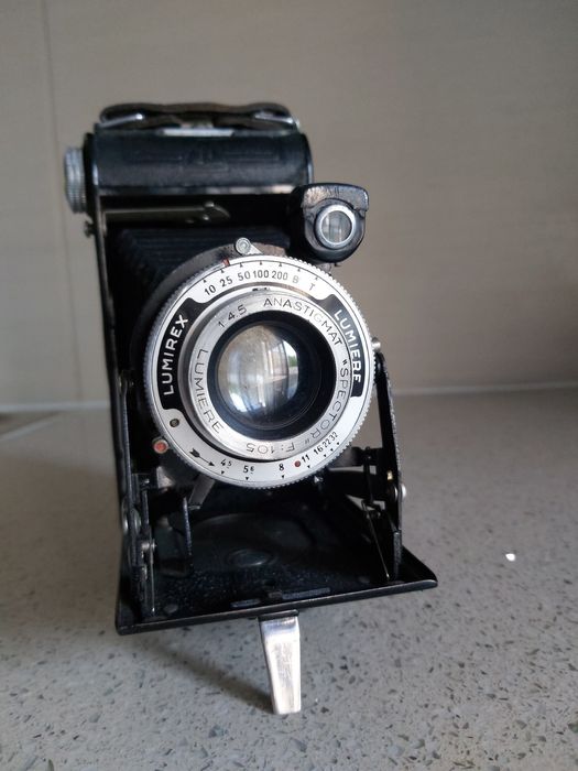 Máquina fotográfica de fole Lumirex Lumière