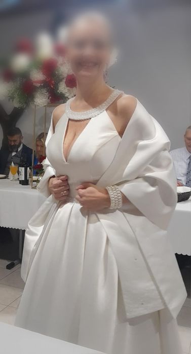 Wytworna suknia ślubna