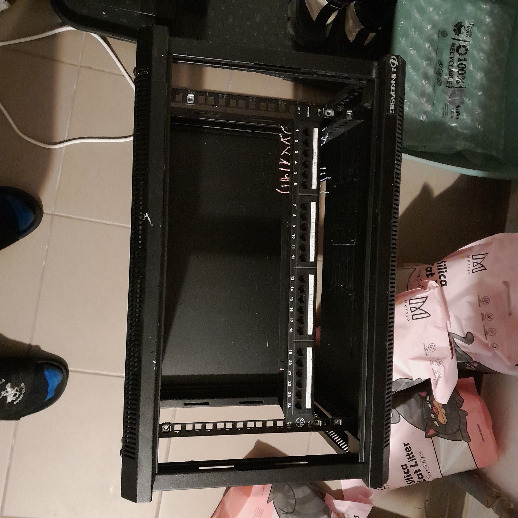 Szafa serwerową wisząca Rack 19" 6U LinkBasic 60x37x45