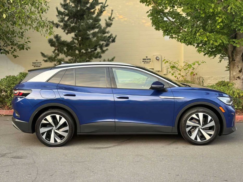 Volkswagen ID.4      2021