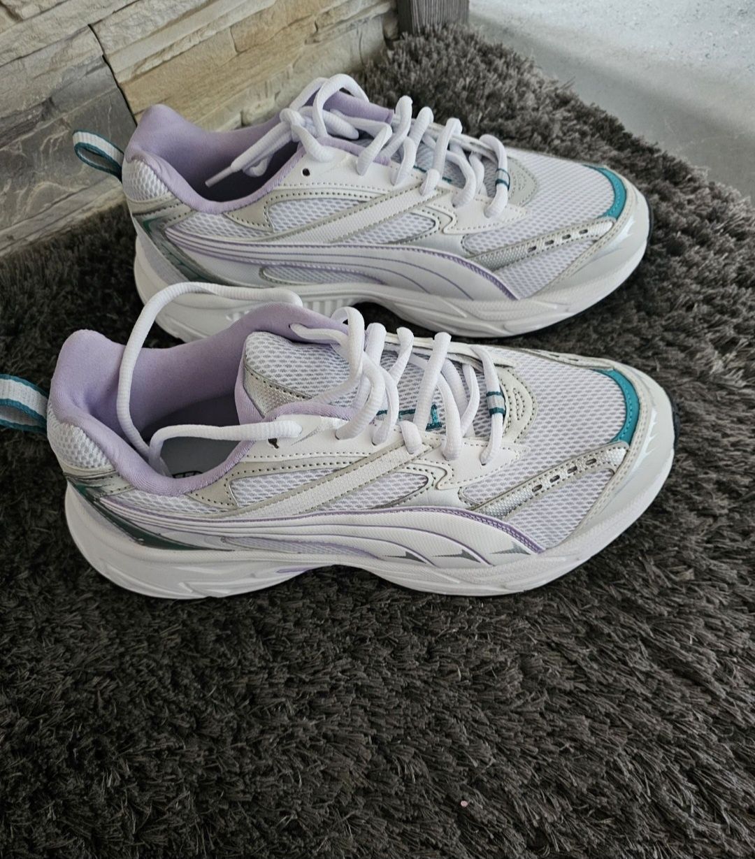 NOWE Pumy rozm.42,5