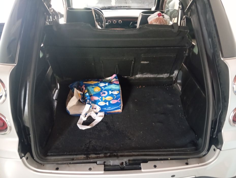 Microcar M8DCi cinza prata e preto