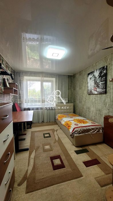 Продаж 4-кімнатної квартири на пл.Артема