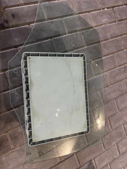 Audi a3 sedan szyba tylna prawa uszczelka i inne