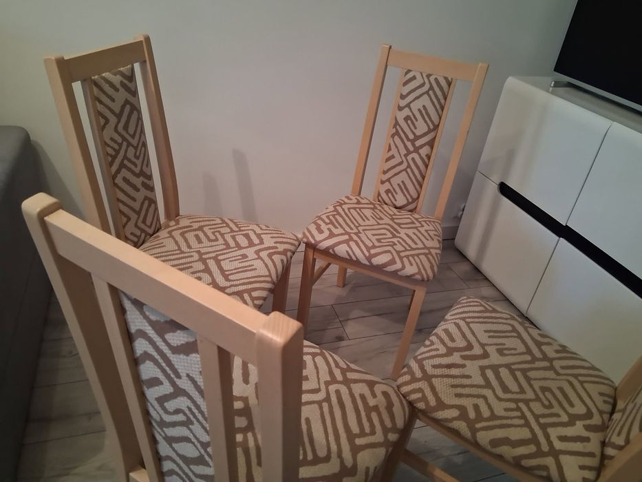 4 krzesła jak nowe