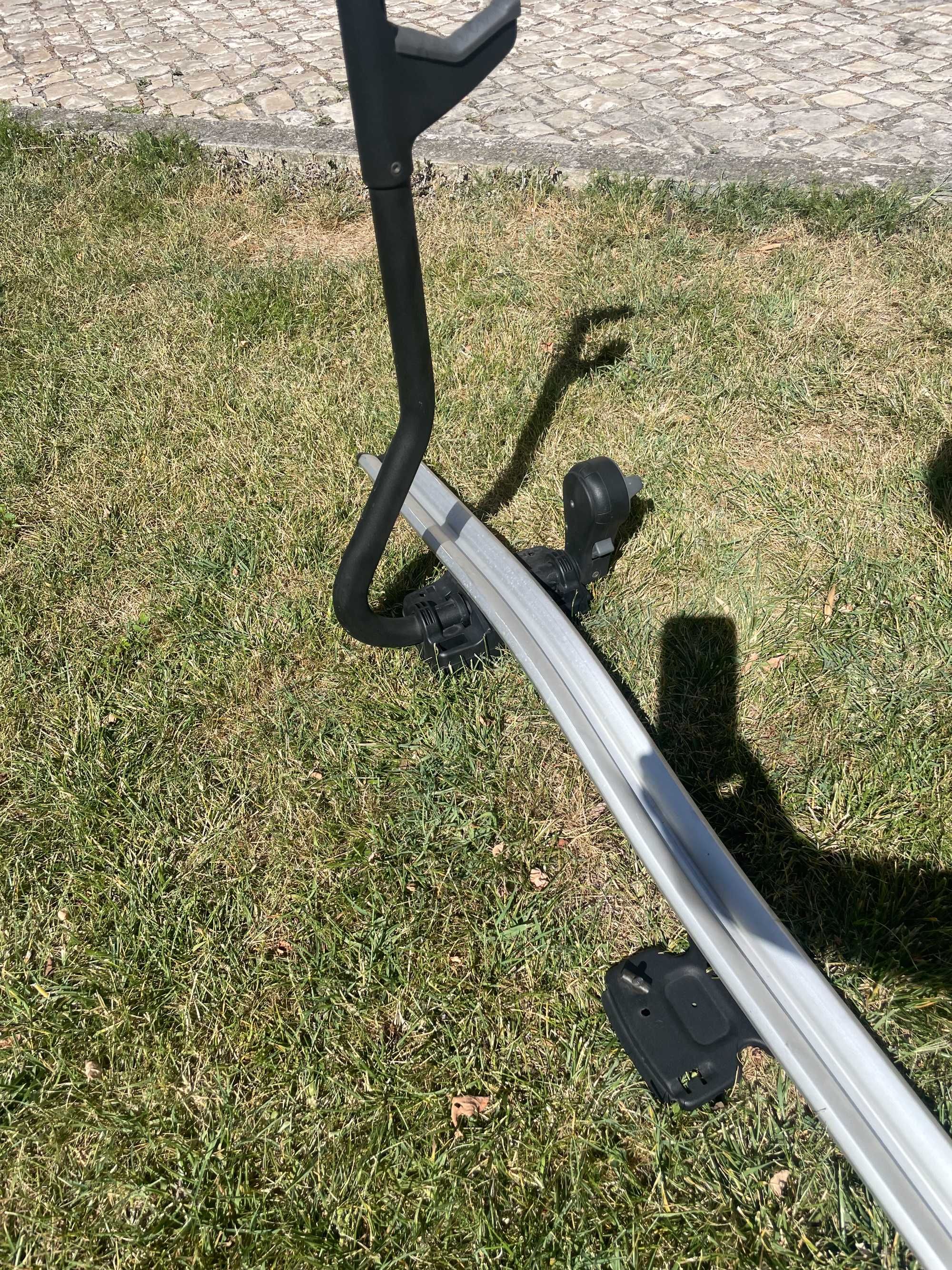 THULE 591 - Suporte Bicicleta para barras de tejadilho (semi-novo)