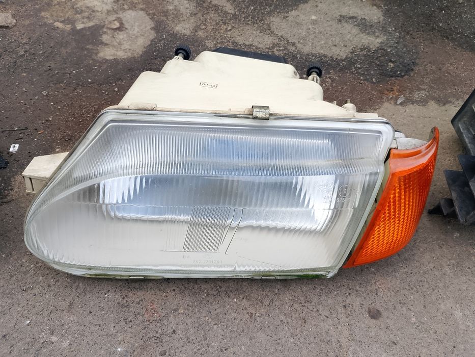 Фара передняя ВАЗ 2115