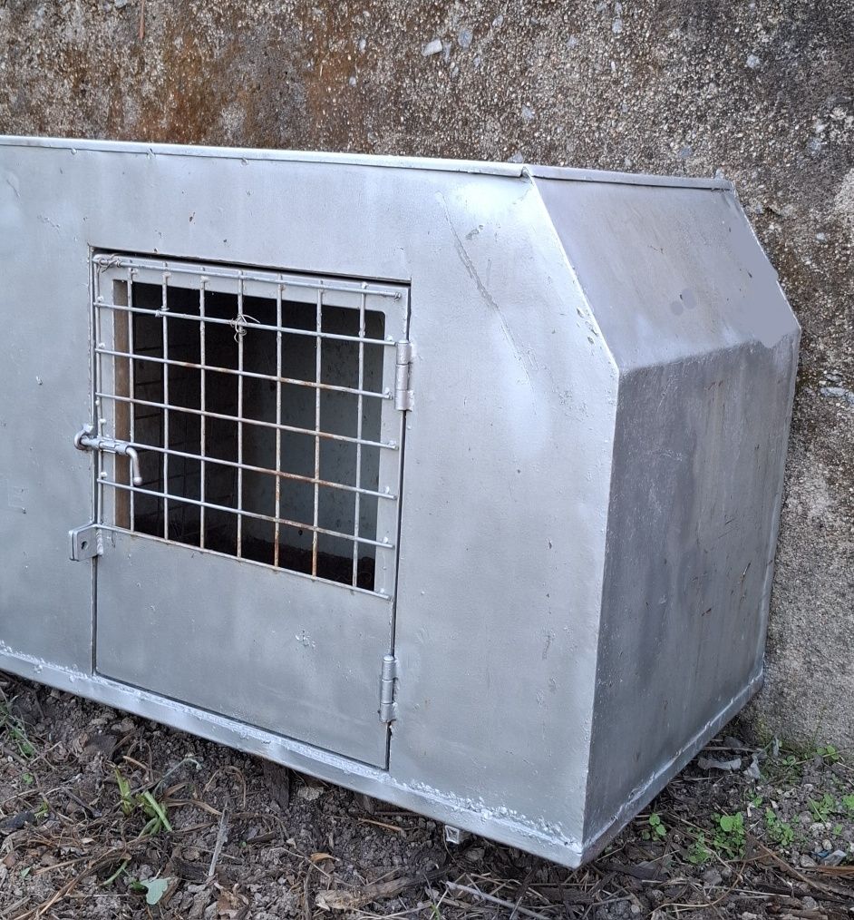 Caixa para transporte de cães