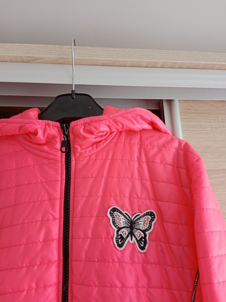 Wiosenna różowa pikowana kurtka dziewczęca z kapturem Reserved 158