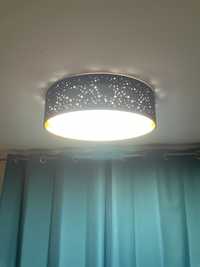 Lampa LED z ozdobnymi gwiazdami