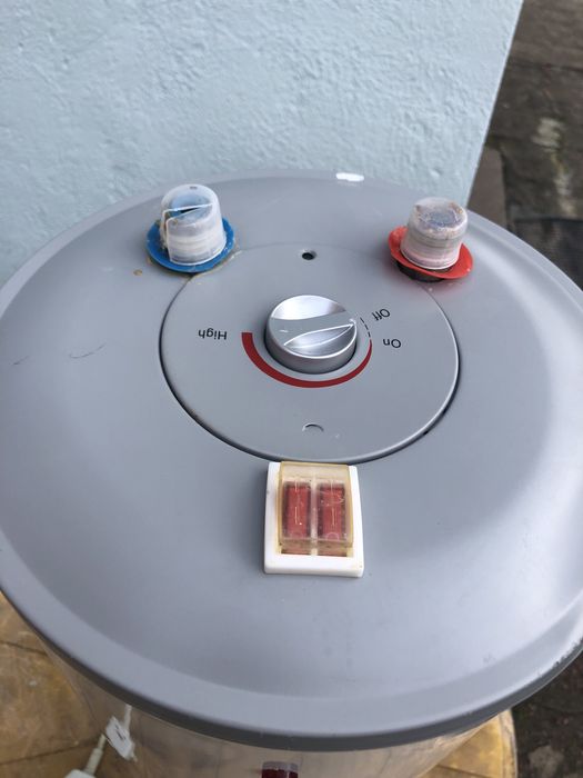 Бойлер- водонагреватель 30 литров