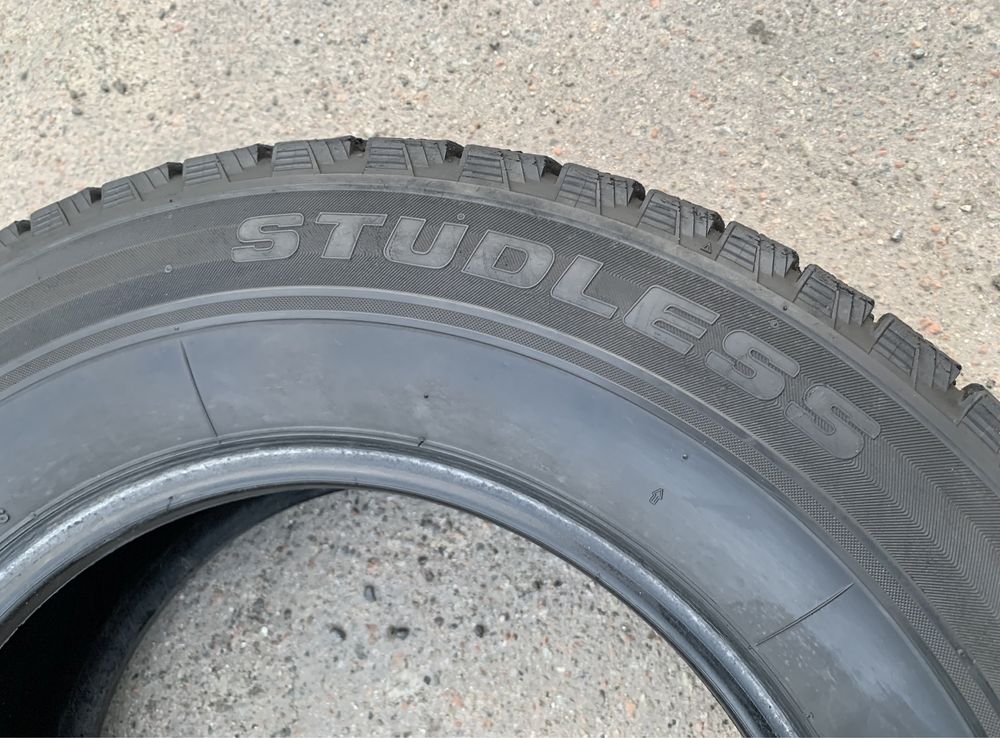 Шини Bridgestone Blizzak REVO 1 215/70 R15 пара