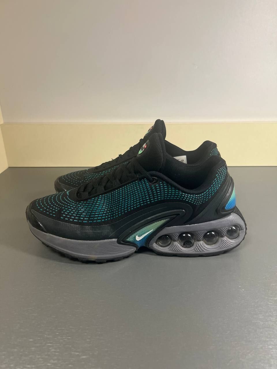 Кросівки Nike Air Max Dn в ідеальному стані 42 розмір