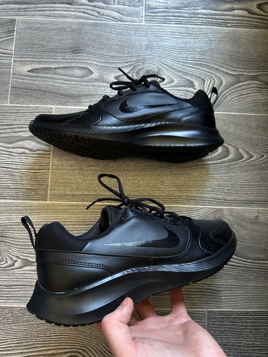 Кроссовки Nike Todos размер 42,5 стелька 27см