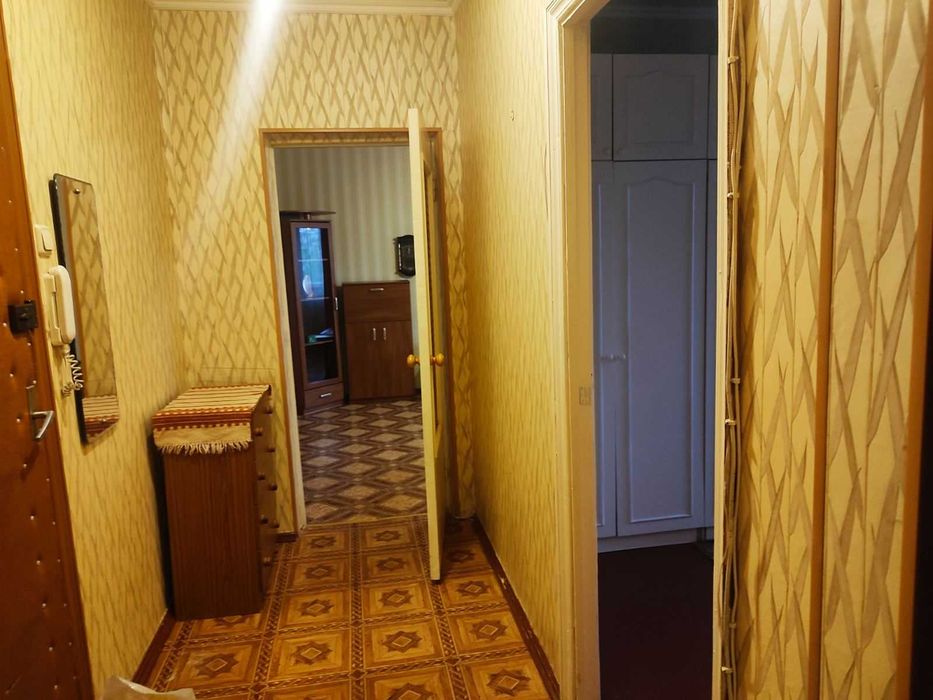 2 кімнатна, Бажана 5а, ГАЗ, тихий двір, метро Харківська -5хв пішки