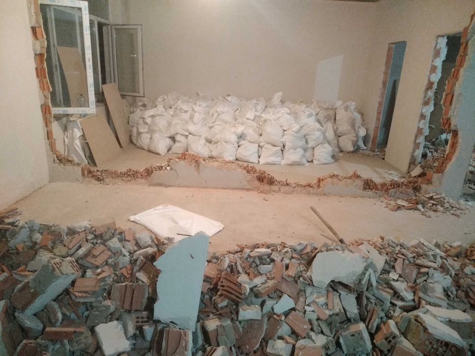 Демонтаж стін , стяжки, плитки, штукатурки, паркету. Вивезення сміття