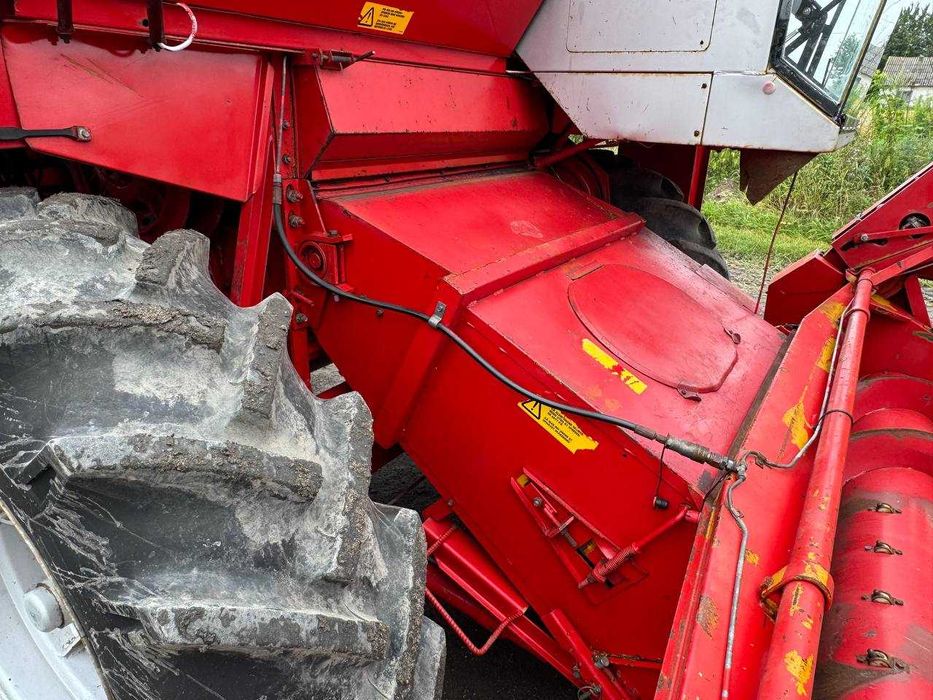 Свіжо привезений комбайн Massey Ferguson 20 48S Клас Sampo Норвегія