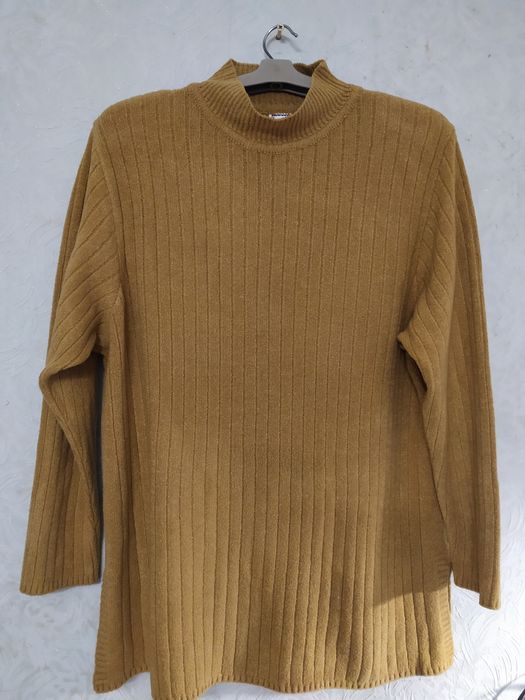 Свитер женский  р. 56-58