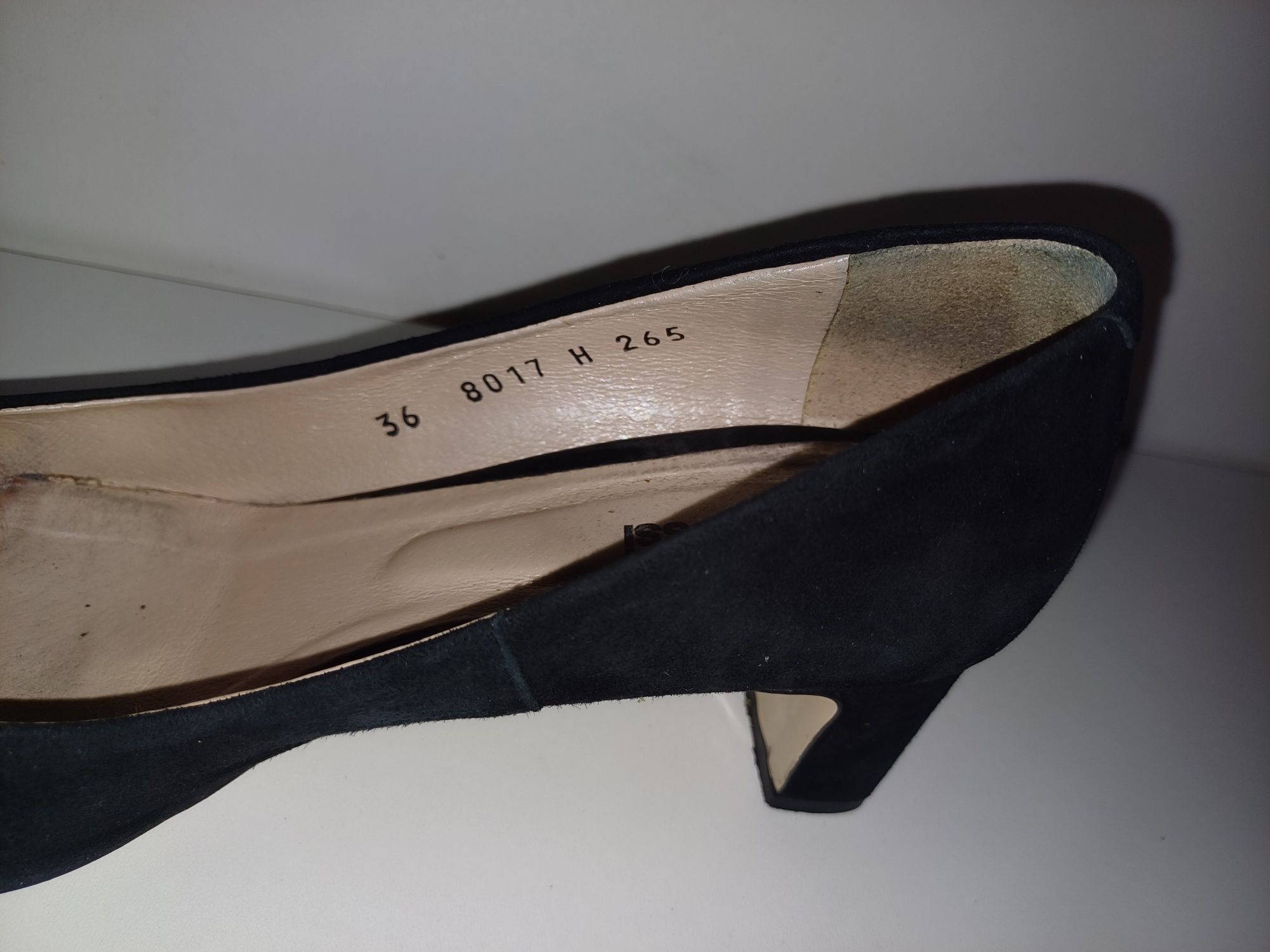 Buty damskie, czółenka, Gino Rossi 36, zamsz, czarne