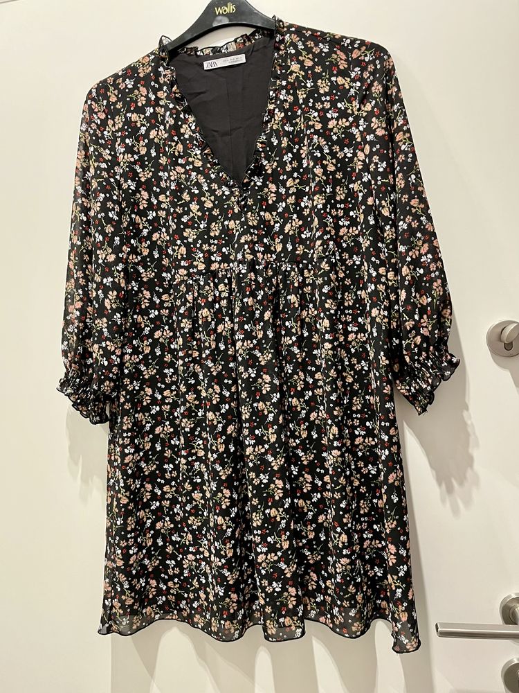 Zara sukienka w kwiaty falbanki mini krój A