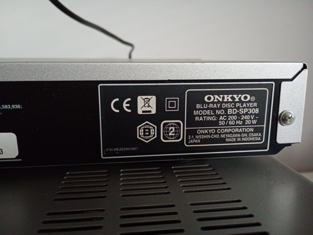 Amplituner ONKYO TX-SR578 450W z odtwarzaczem CD/DVD