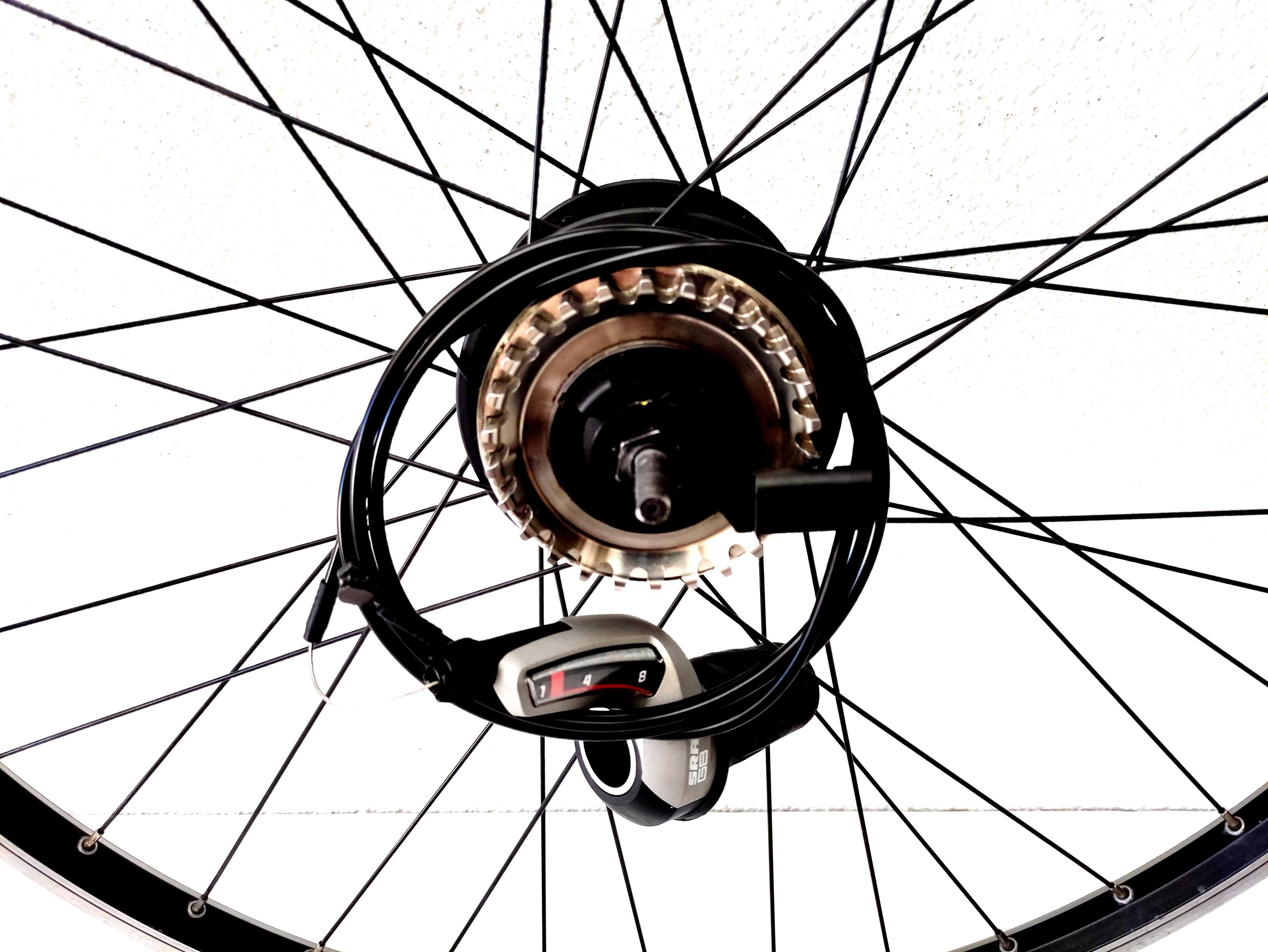 Koło tył SRAM G8 8-biegów w piaście Pasek Vuelta 28'' + Nowa Manetka