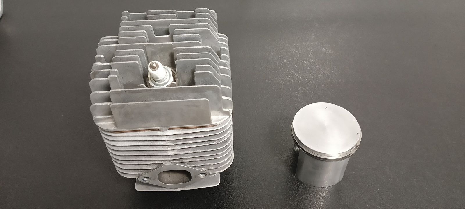 Cylinder z tłokiem do solo 210
