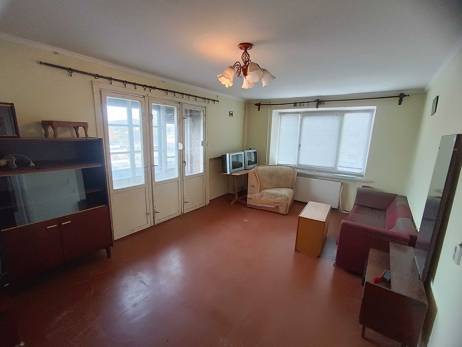 2 кімнатна КВАРТИРА 54 кв.м біля АТБ, житловий стан, 2 балкони, лоджія