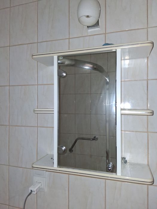 Sprzedam szafke łazienkową uzywaną