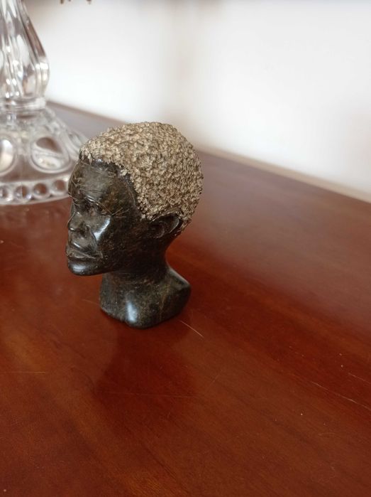 Estatueta em pedra sabão