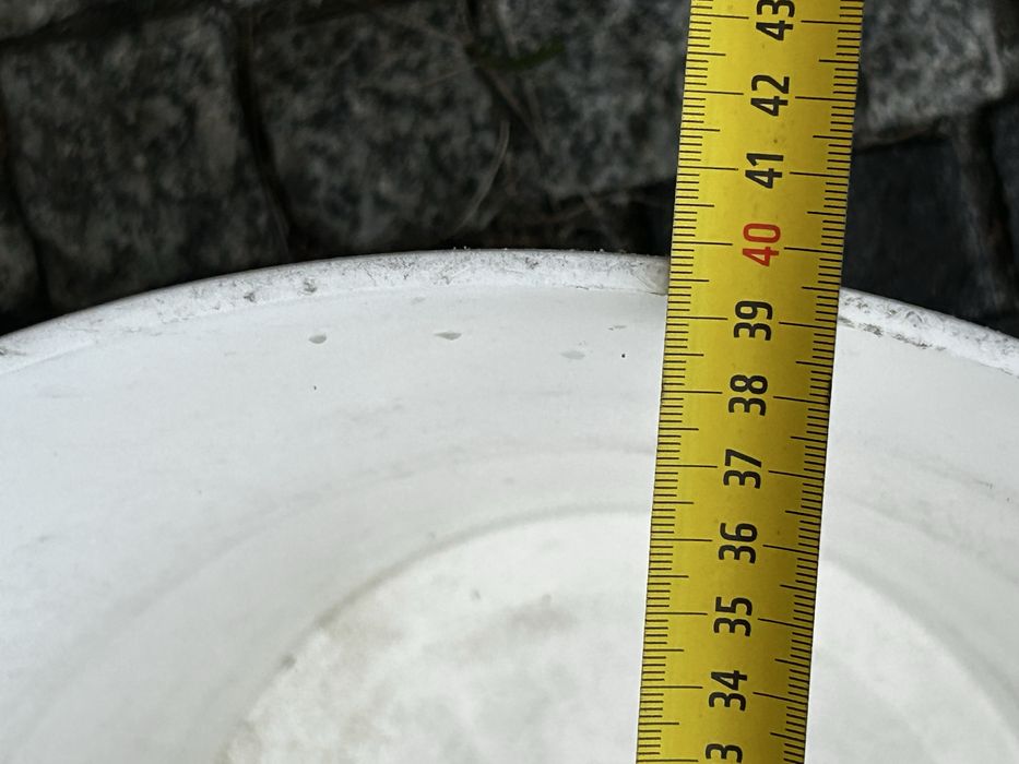 Duża Donica z tworzywa biala Katowice wys 37 cm srednica 39