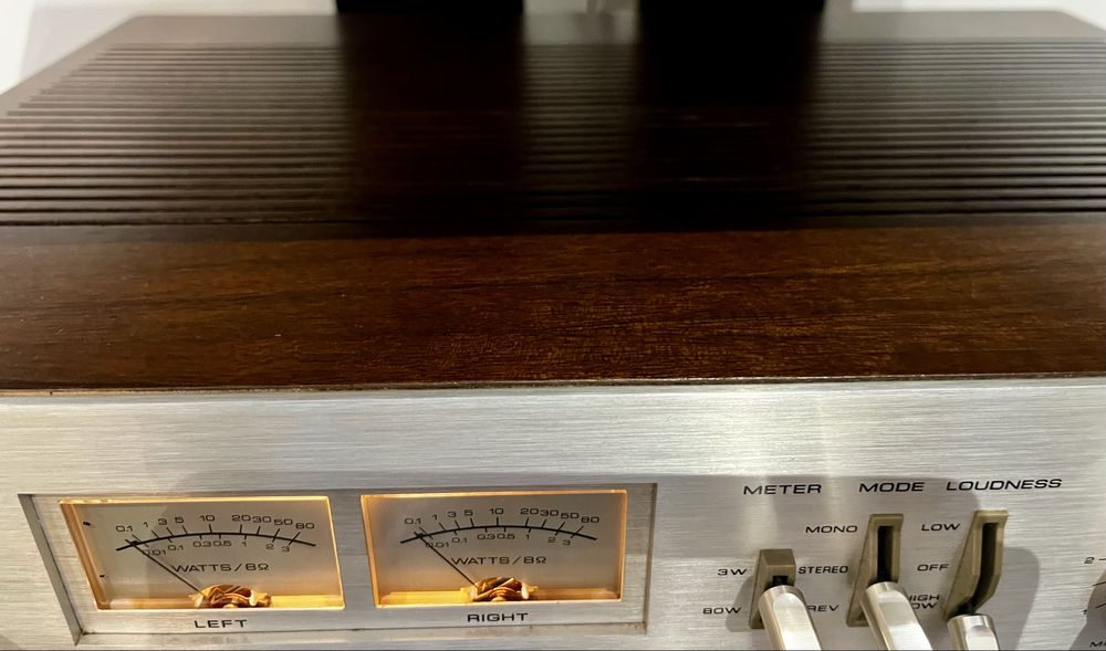 Amplificador Akai